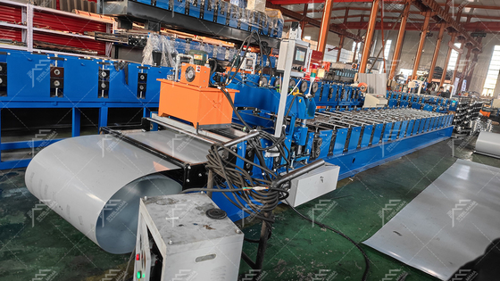 PLC kontrol sistemi ile 3T Hidrolik Kesme Çatı Yaprak Rulo Formasyon Makinesi