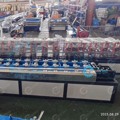 Zambia Popüler Galvanizli Çelik Yuvarlak Perde Profili Yuvarlak Kapı Yuvarlak Formasyon Makinesi