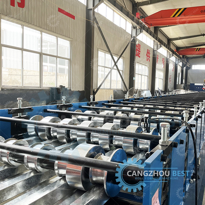 Galvanizli Uçan Kesiciler Durmaksızın 20m/min Decking Floor Steel Sheet Roll Forming Machine