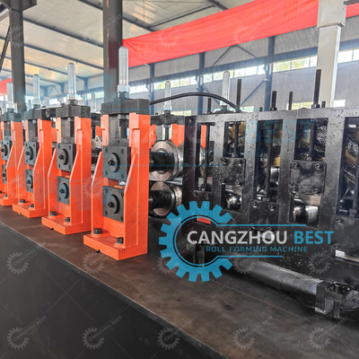 Çelik kalınlığı 0.8mm Farklılık Çakma Çapraz Dolaşımlı Kapı Profili Rulo Yapım Makinesi