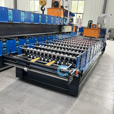 PPGI Zincirle İndirilmiş Elektrikli 3KW Gürültülü Profil Çatı Yaprak Rulo Formasyon Makinesi