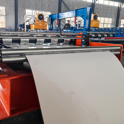 Renkli Çelik Profil Yüksek Hızlı Kırbaç/R Panel Çatı Yaprakları Rulo Yapım Makinesi
