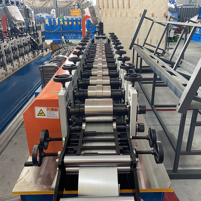 Saplama ve Ray Rulo Şekillendirme Makinesi PLC Kontrol Uçan Testere Kesme Tipi