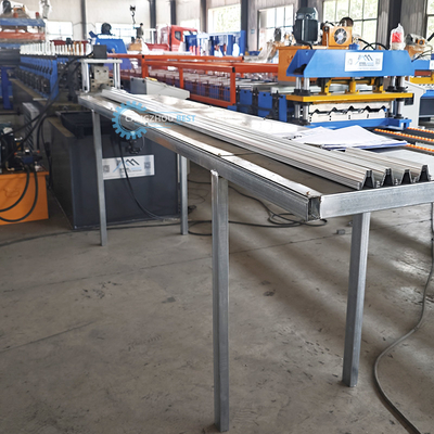 Yüksek Hızlı Uçan Kesme Durmaksızın Furring Kanal Rulo Formasyon Makinesi