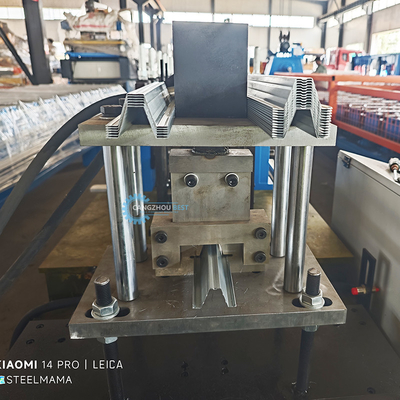 Yüksek Hızlı Uçan Kesme Durmaksızın Furring Kanal Rulo Formasyon Makinesi