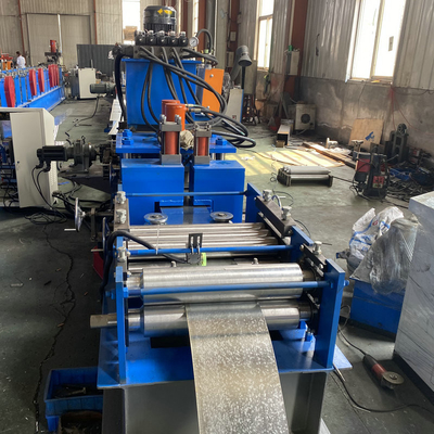 0.8-1.2 mm Kendiliğinden Kilitlenen Çift Başlı Kapı Çerçeve Rulo Yapma Makinesi