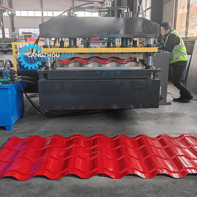 Rusya Popüler Tasarım Galvanizli Çelik Çatı Kelepçesi Yapma Rulo Formasyon Makinesi