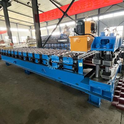 PLC Kontrolü Renk Profili Çatı Plakası Rulo Yapım Makinesi Rusya Delek Kutusu iletim