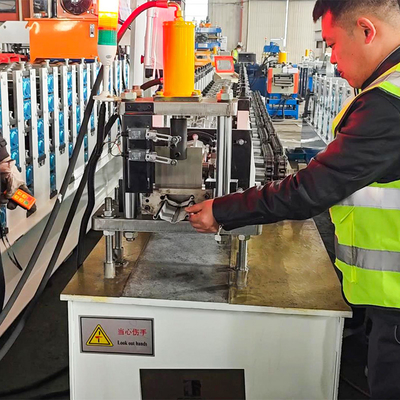 Hidrolik Kesme Silindir Kepenk Kapı Çelik Rulo Şekillendirme Makinesi PLC