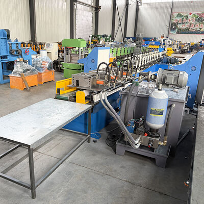 Hızlı Hızlı T24X26 Hidrolik Çakma Çapraz Tavan T ızgara rulo şekillendirme makinesi