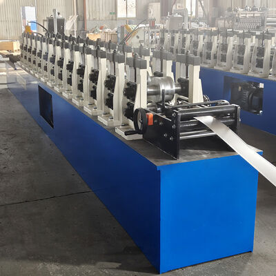 Özelleştirilmiş Uçan Kesim Yüksek Hızlı Çelik Omega Profil Rulo Şekillendirme Makinesi